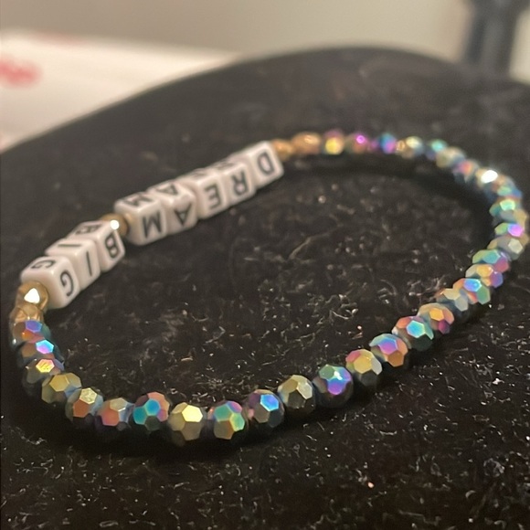 8” Dream Big seed bead stretch bracelet w/38 iridescent beads & Dream Big beads - Picture 5 of 9